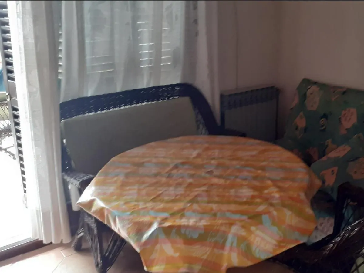 Apartments Rudi Klenovica